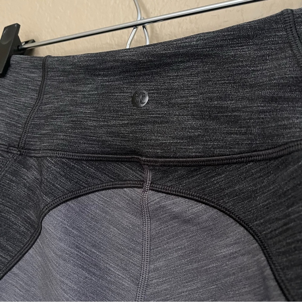 LuluLemon Gray Pant with Side Pockets- Size 6 - Picture 3 of 5